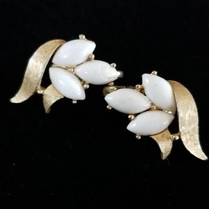 Vintage TRIFARI Milk Glass Clip On Earrings